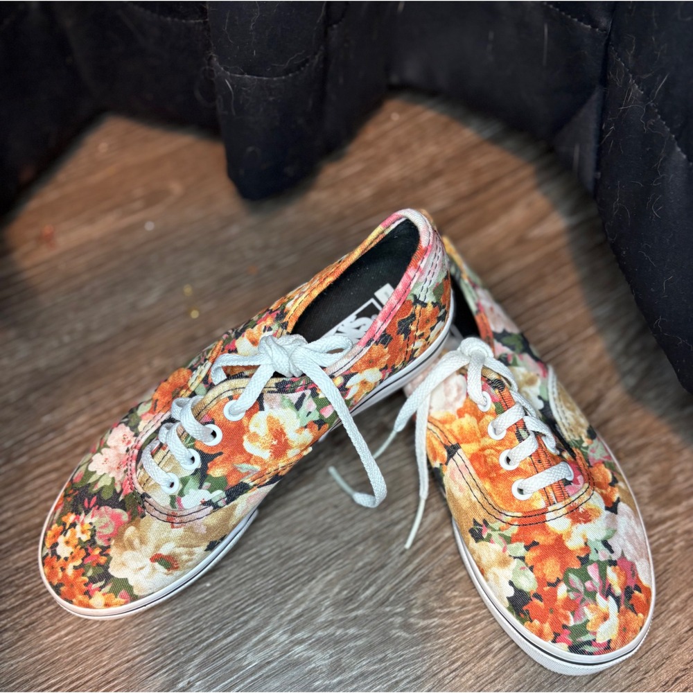 Vans Authentic Lo Pro Floral Tapestry Canvas Sneakers Kids Size 2.5 Multi-Color